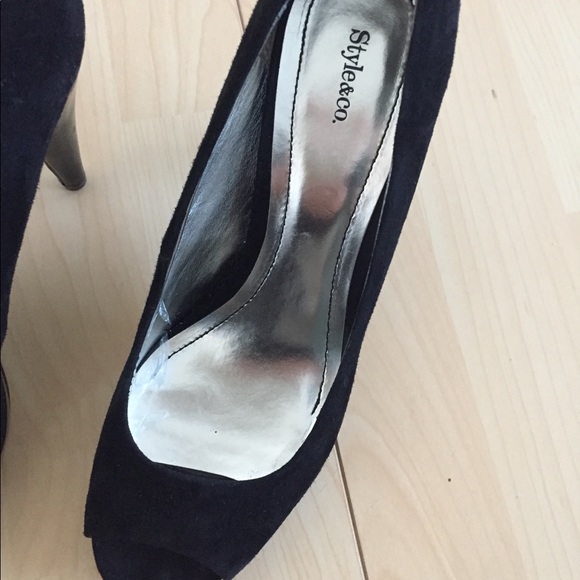 STUNNING!!! NWOT Black Peep Toe Heels size 7 - Picture 6 of 6